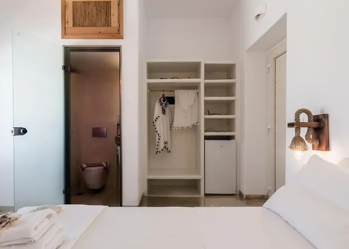 Geomilos Deluxe Apartment Triovasálos