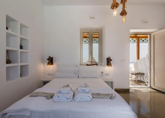 Geomilos Deluxe Apartment Triovasálos