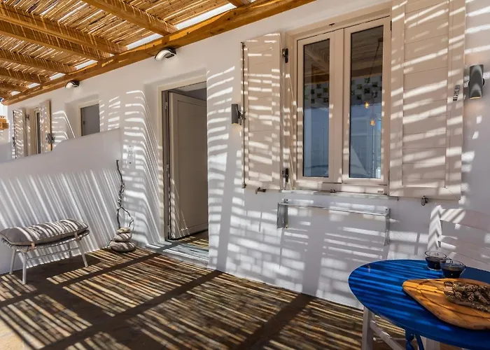 Geomilos Deluxe Apartment Triovasálos