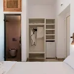 Geomilos Deluxe Apartment Triovasalos