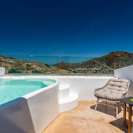 Apartamento Geomilos Deluxe Triovasálos